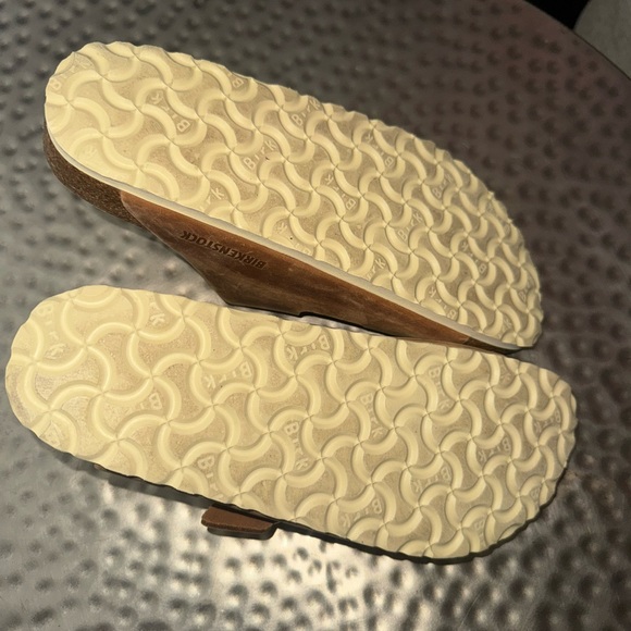 Birkenstock Arizona Big Buckle Cognac Leather Sandals (size 40/9-9.5) - Picture 5 of 6